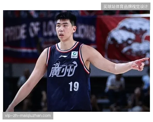 广州队的年轻中锋徐昕兑现天赋,其防守端的巨大潜力已获得联盟认可 广州队的年轻中锋徐昕兑现天赋,其防守端的巨大潜力已获得联盟认可